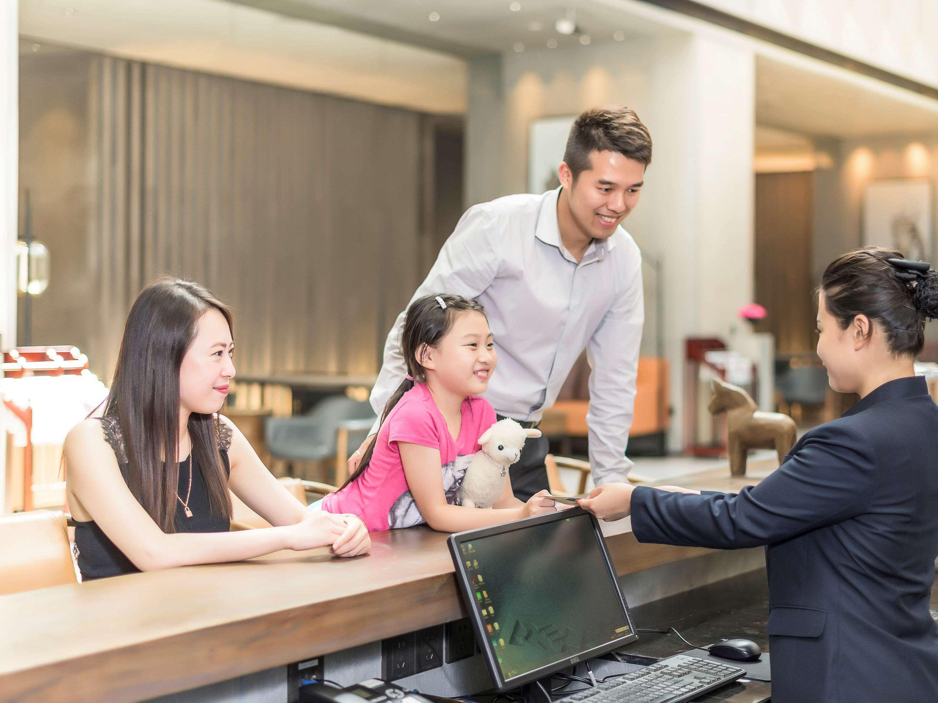 Novotel Shanghai Clover Екстериор снимка